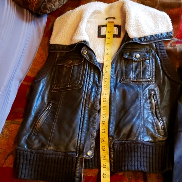 jacket/Vest - Picture 8 of 8